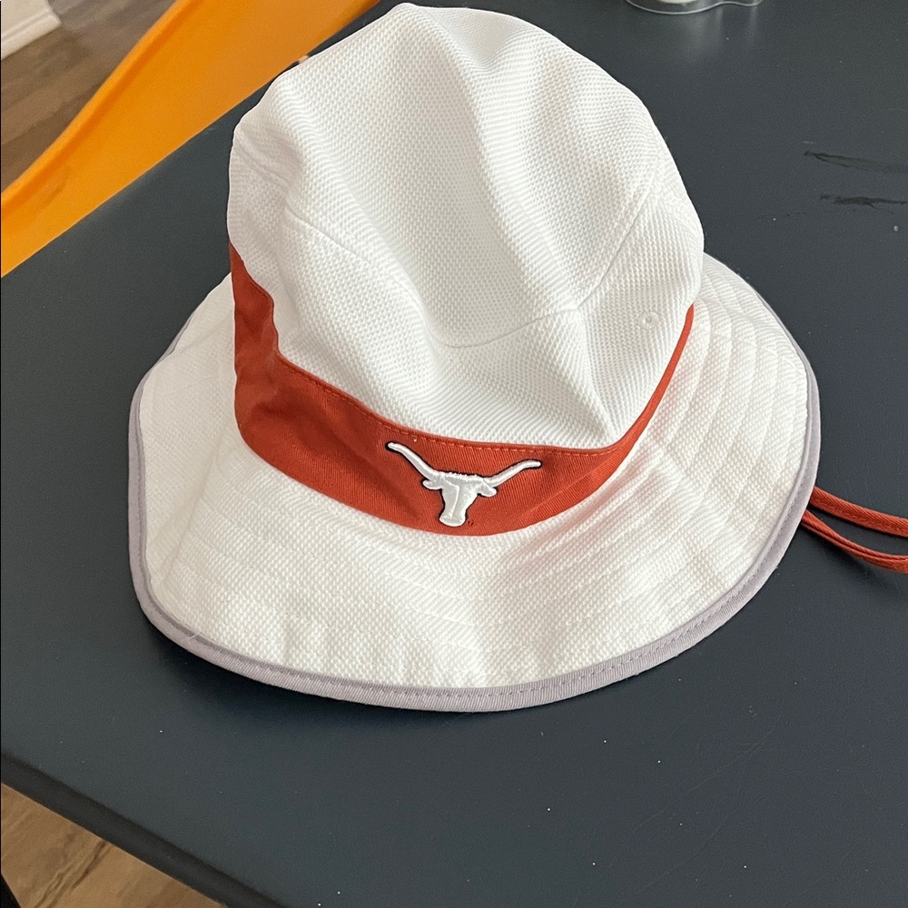 UT Longhorn bucket hat. L/XL. New